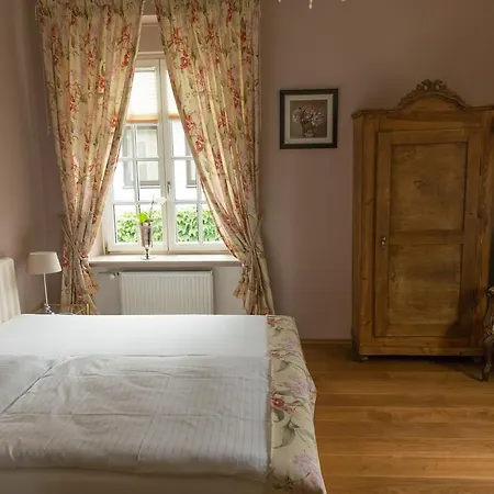 La Roseraie Guest house *